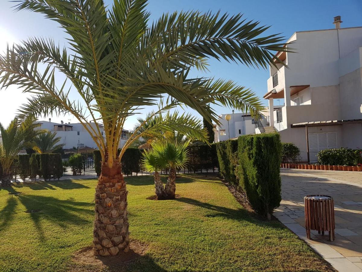 Casa Baja naturista con patio en primera linea! Vera Exterior foto